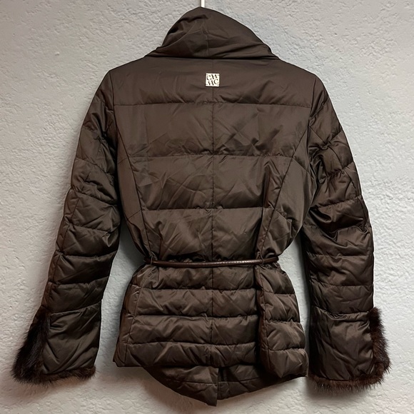 LUXURIOUS Carolina Herrera puffer jacket 🧥 - Picture 3 of 8